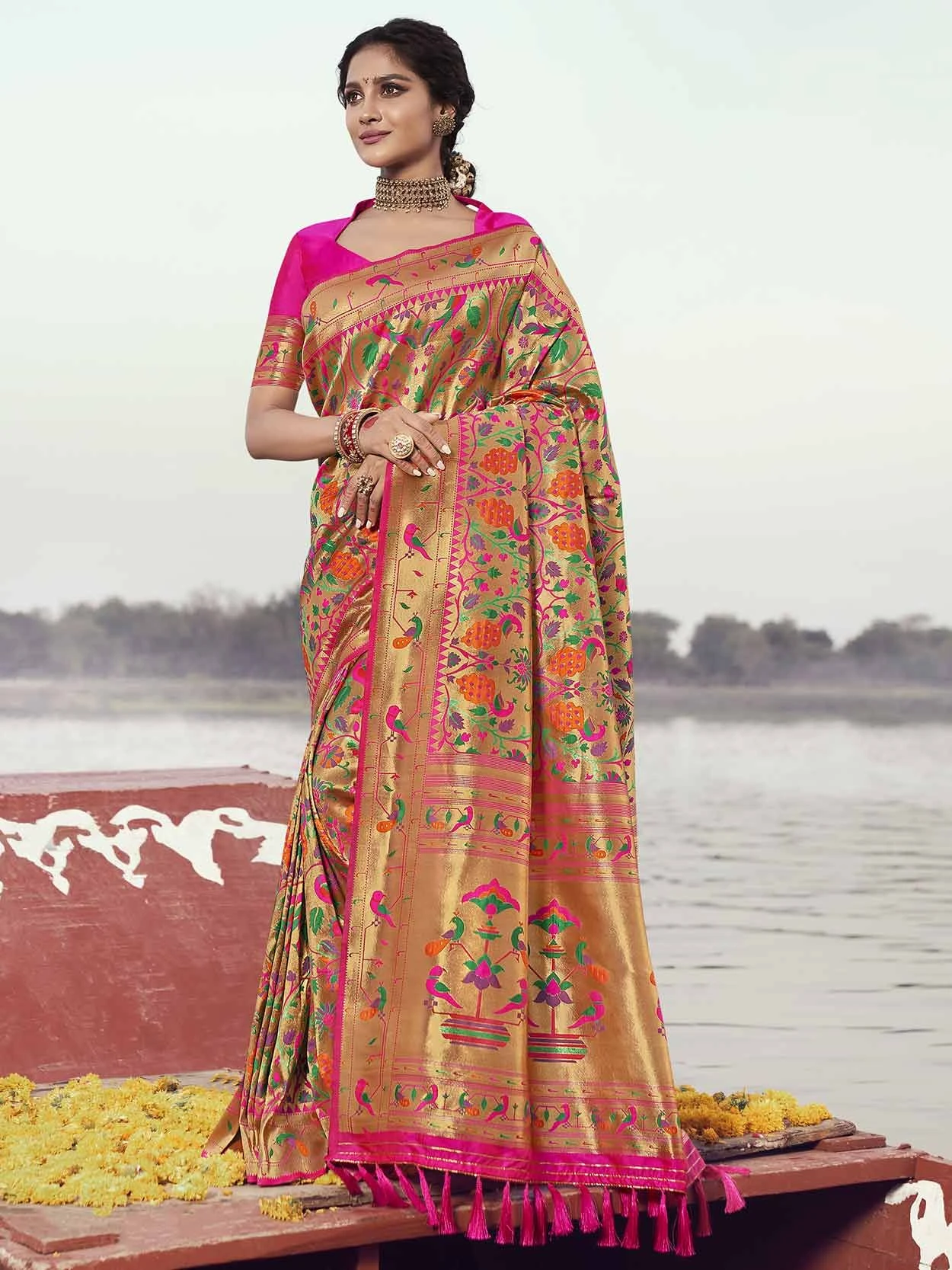 Rani Pink Colour Banarasi Silk Women Saree. 3 Rani Pink Colour Banarasi Silk Women Saree.
