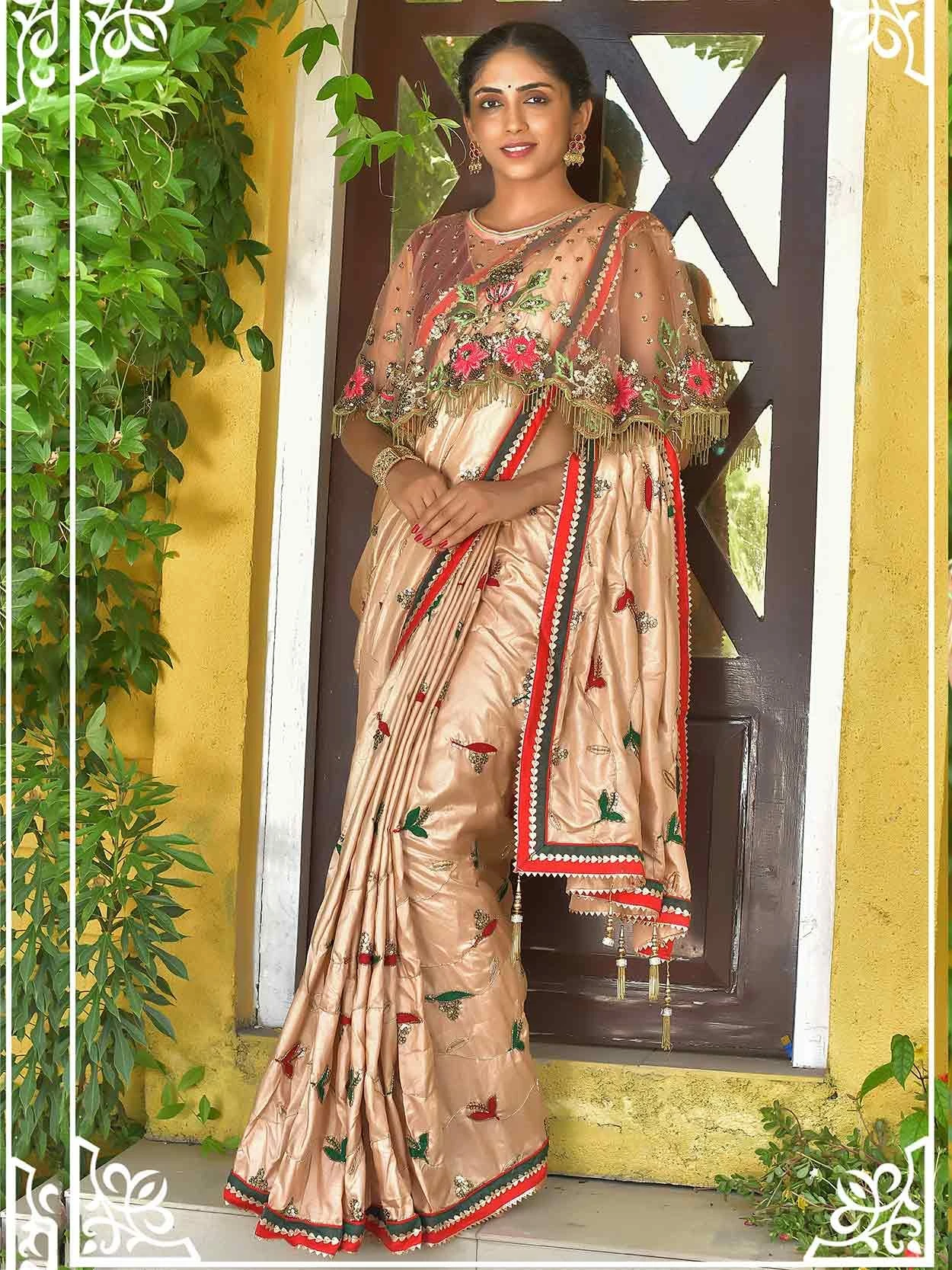 Dola Silk Designer Saree Golden Colour. 3 Dola Silk Designer Saree Golden Colour.