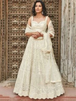 Cream Colour Women Lehenga Choli In Organza Silk Fabric.