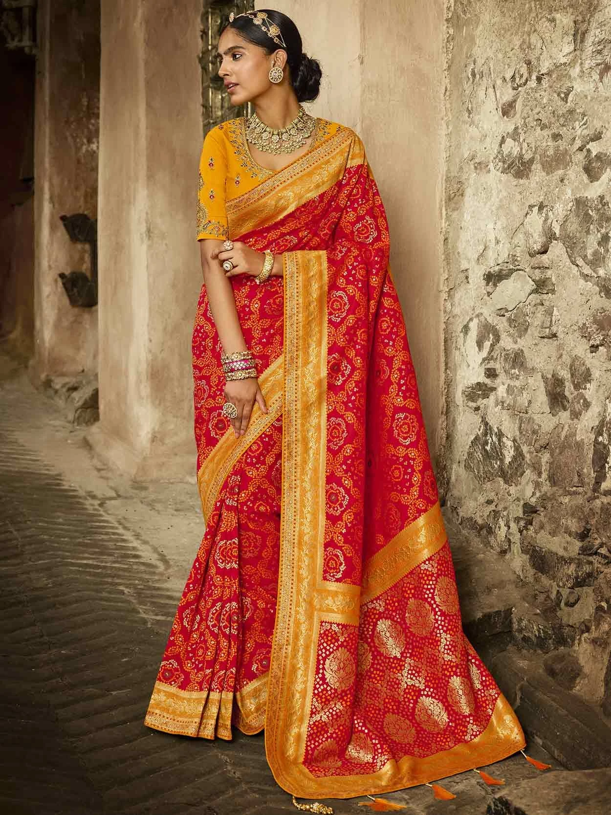 Silk Fabric Traditional Saree Red Colour. 3 Silk Fabric Traditional Saree Red Colour.