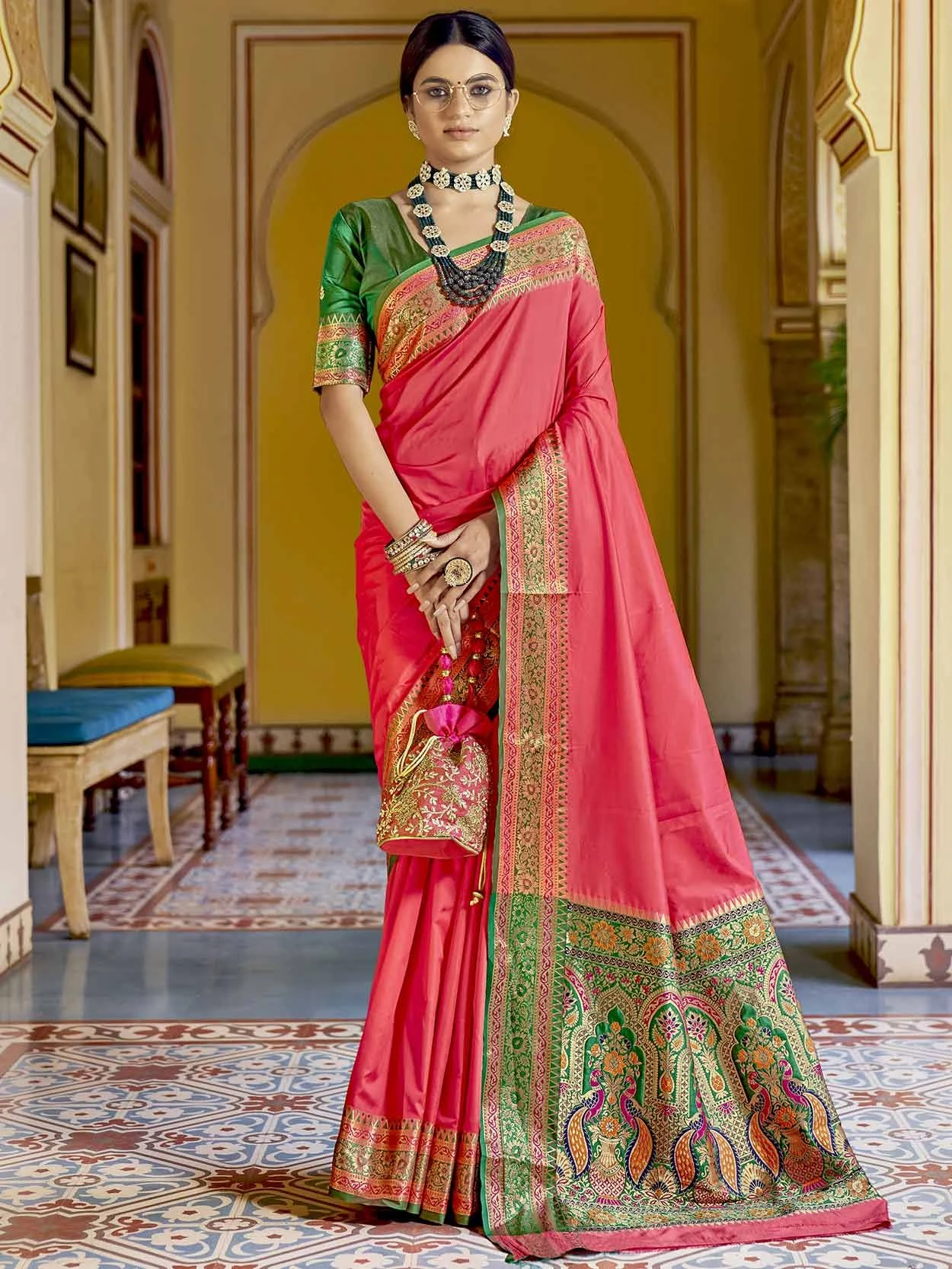 Pink,Red Colour Indian Wedding Saree In Banarasi Silk Fabric. 3 Pink,Red Colour Indian Wedding Saree In Banarasi Silk Fabric.