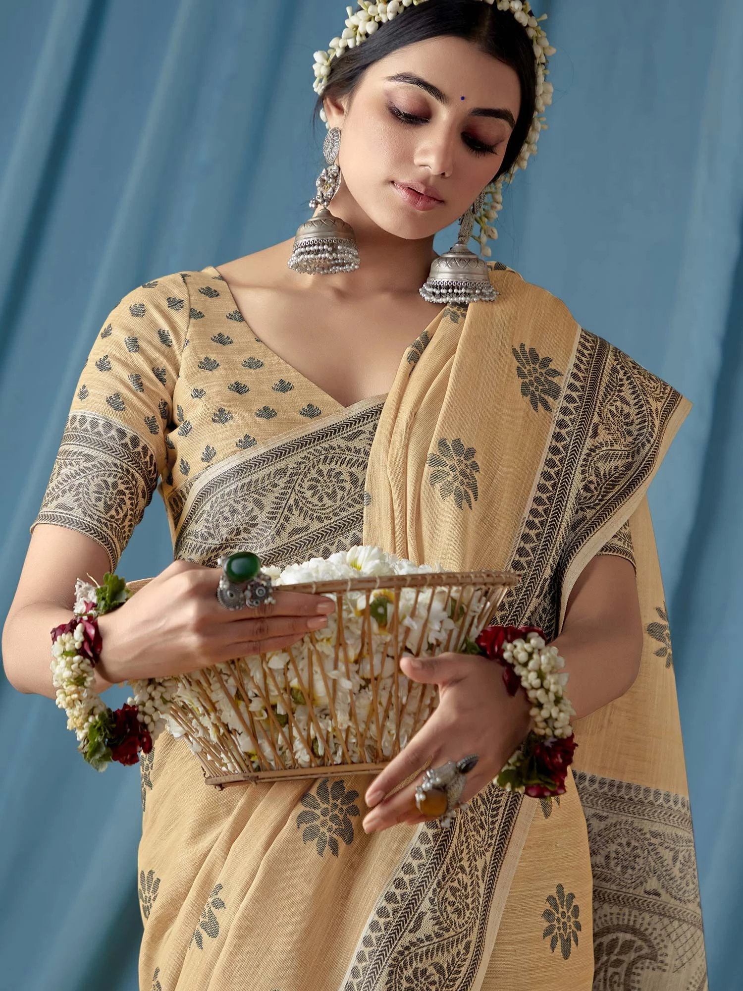 Beige Casual Linen Saree With Weaves 4 Beige Casual Linen Saree With Weaves - Image 2