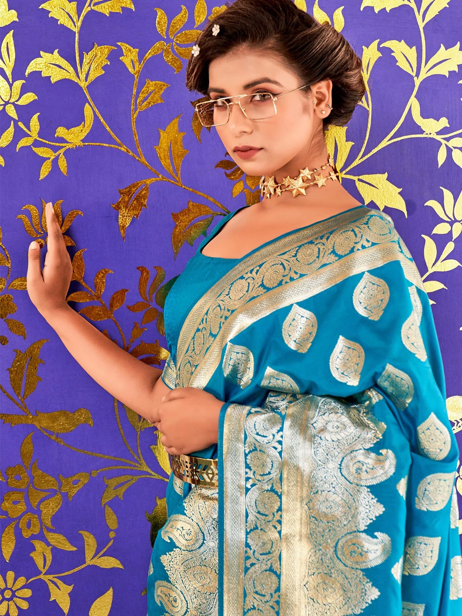 Grey Triangular Pattern Printed Saree In Silk 6 Grey Triangular Pattern Printed Saree In Silk - Image 4