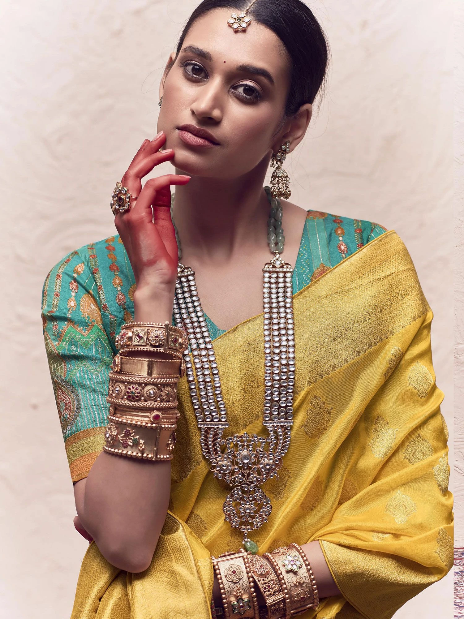 Yellow Silk Saree In Zari Weaving With Blouse 4 Yellow Silk Saree In Zari Weaving With Blouse - Image 2