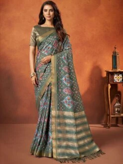 Green Casual Saree In Crepe With Blouse