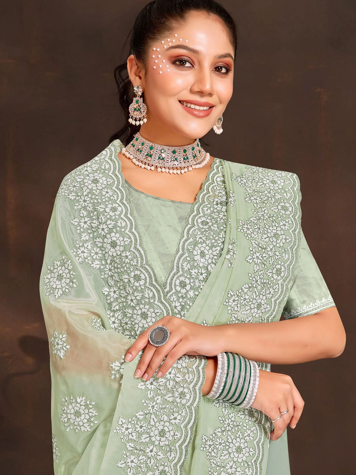 Grey Triangular Pattern Printed Saree In Silk 4 Grey Triangular Pattern Printed Saree In Silk - Image 2