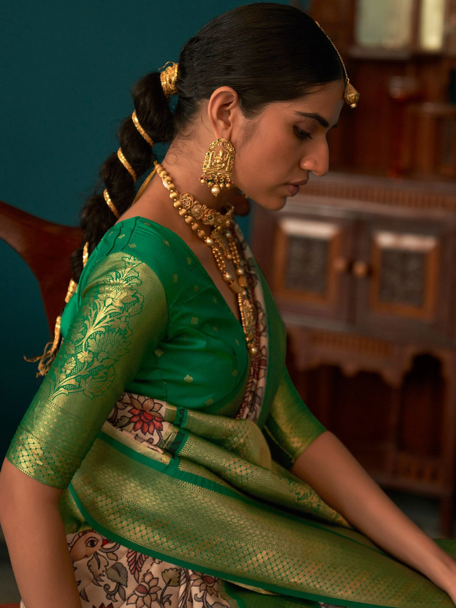 Cream Party Wear Tussar Silk Saree In Floral Print 4 Cream Party Wear Tussar Silk Saree In Floral Print - Image 2