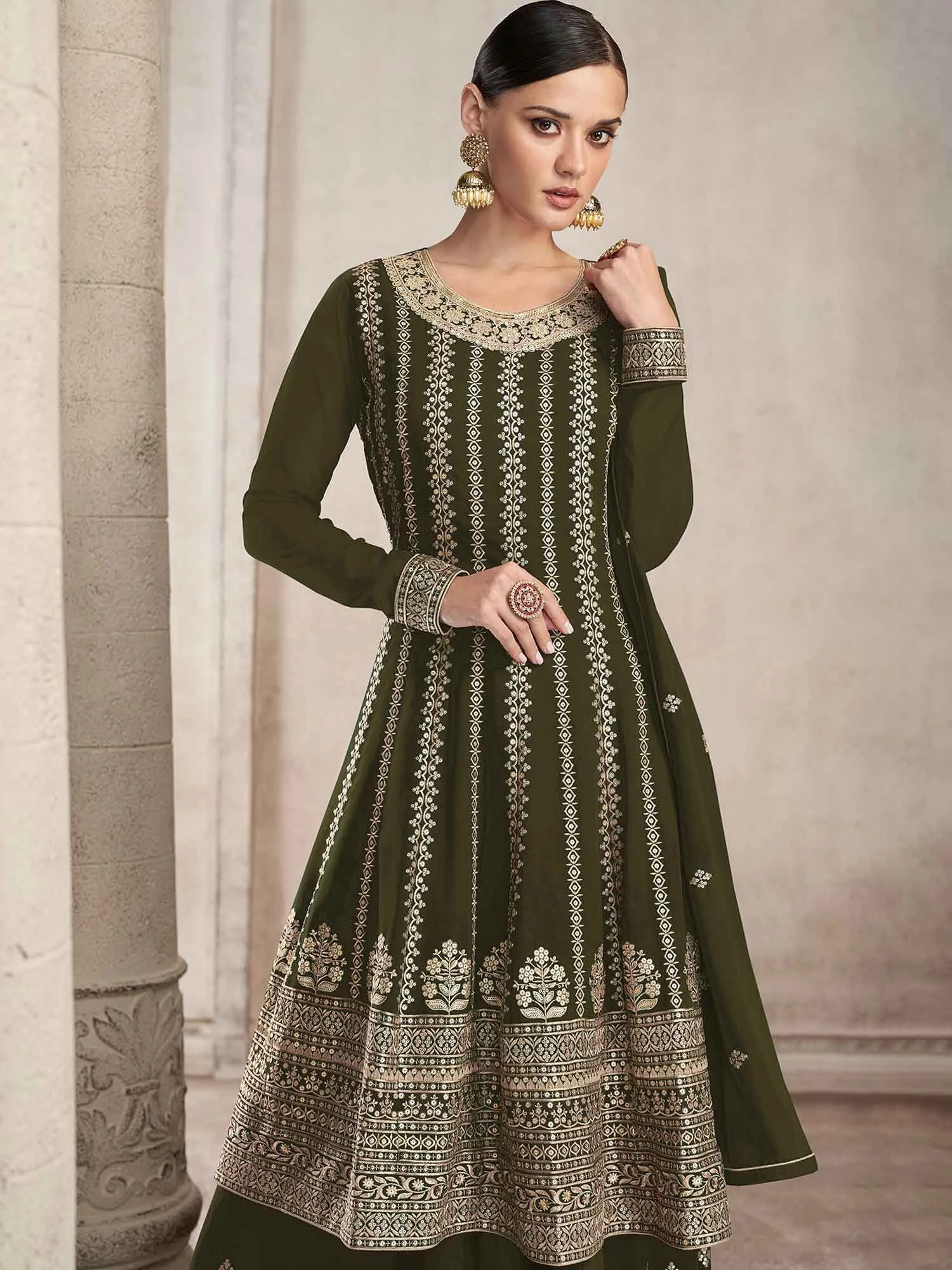 Green Embroidered Pakistani Salwar Kameez 4 Green Embroidered Pakistani Salwar Kameez - Image 2