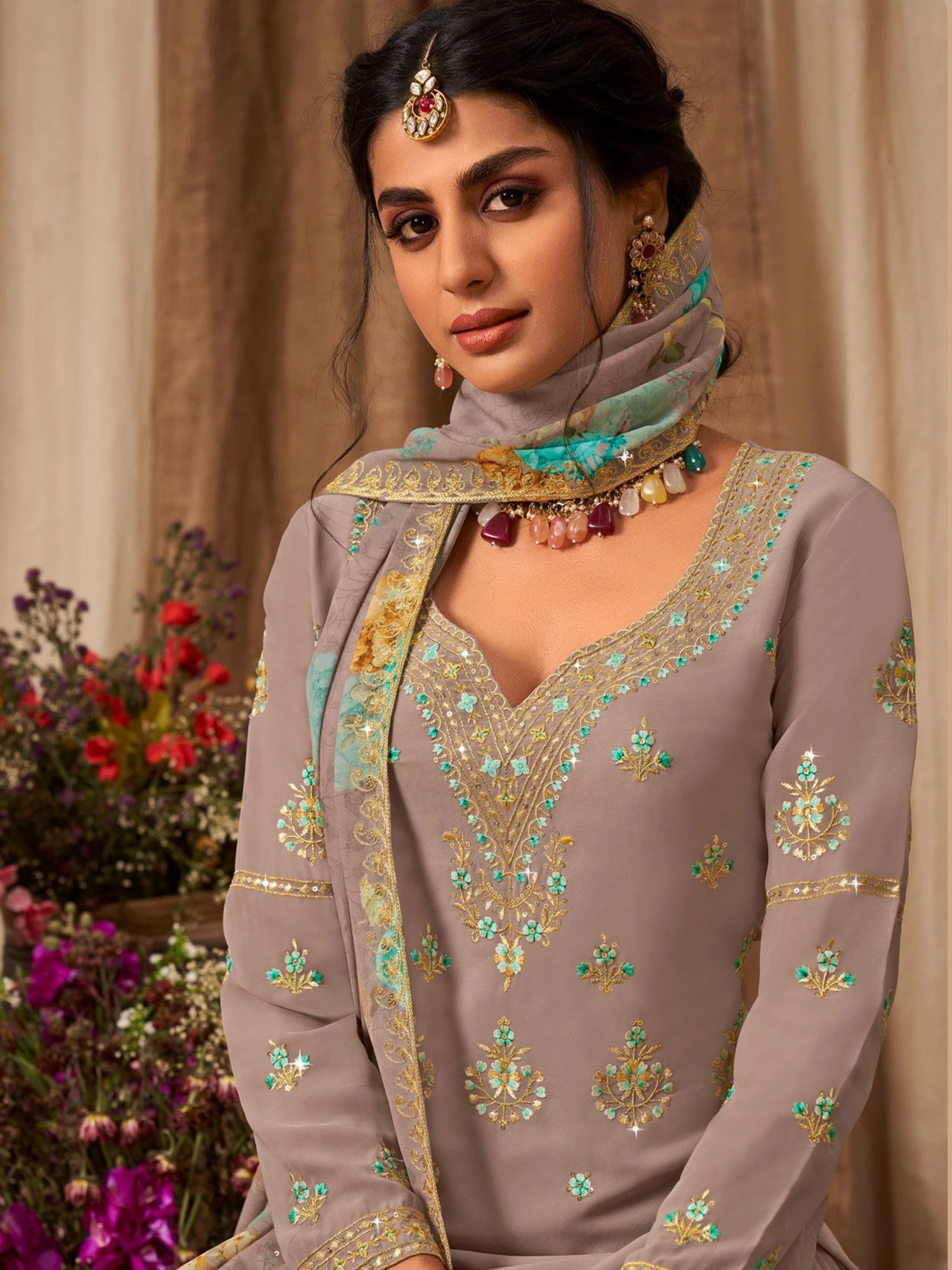 Grey Pakistani Salwar Kameez With Dupatta 4 Grey Pakistani Salwar Kameez With Dupatta - Image 2