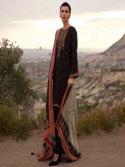 Black Pakistani Salwar Kameez With Printed Dupatta