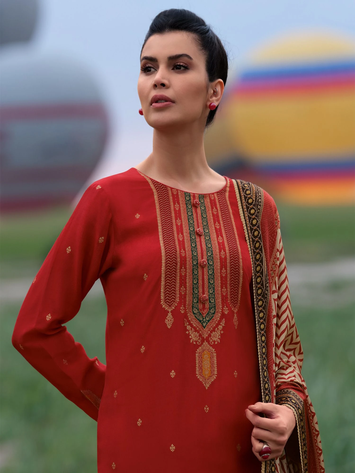 Red Party Wear Salwar Kameez In Silk Weaving 4 Red Party Wear Salwar Kameez In Silk Weaving - Image 2