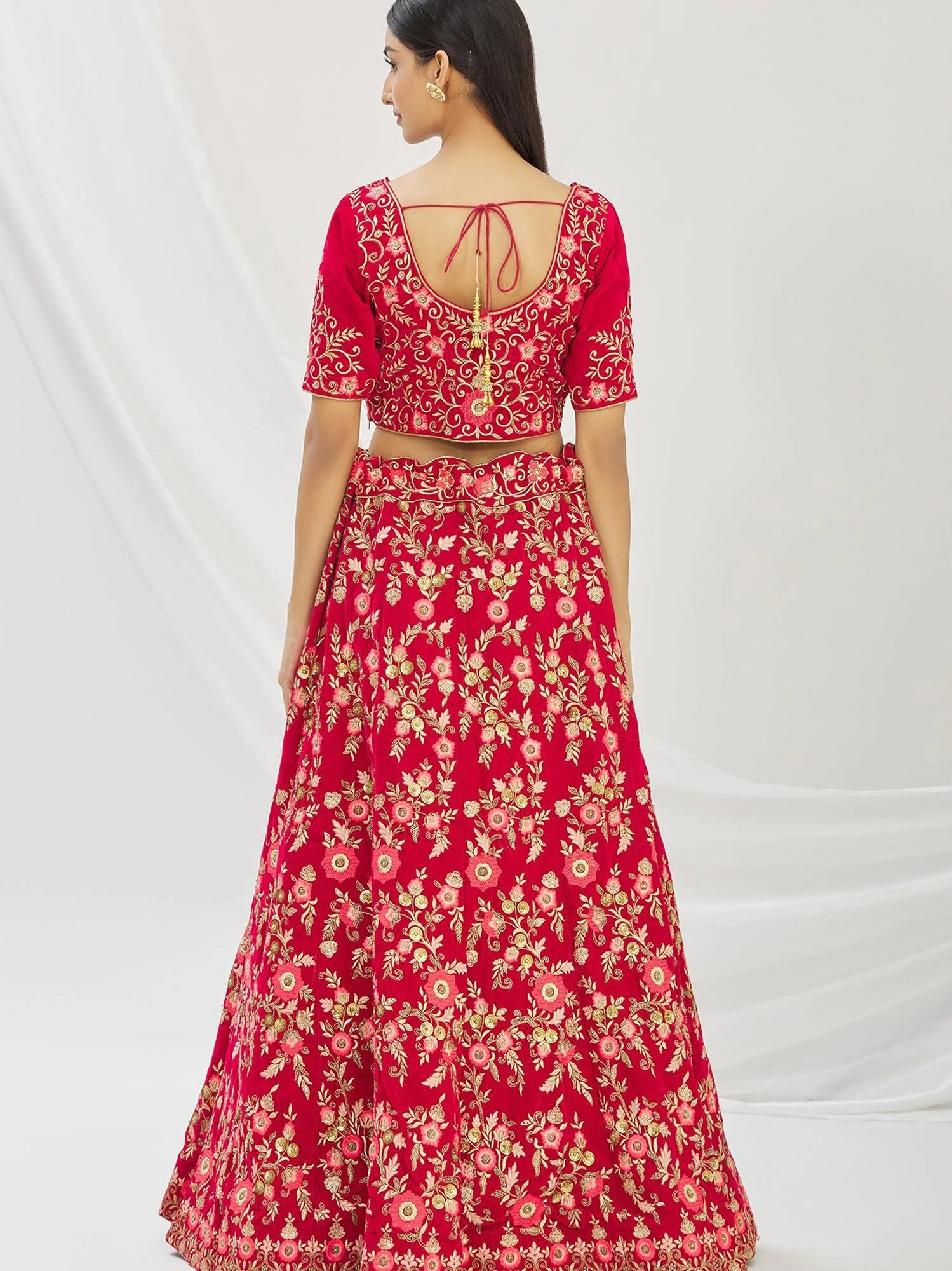 Pink Bridal Embroidered Lehenga Set In Velvet 5 Pink Bridal Embroidered Lehenga Set In Velvet - Image 3